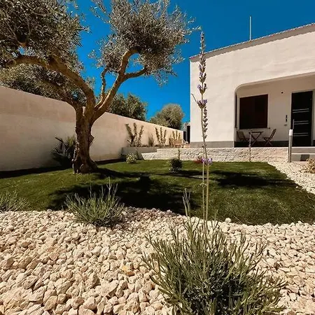 House בית נופש *