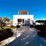 Дом отдыха House